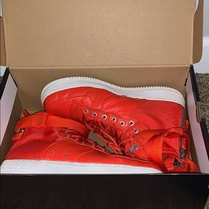 NIKE SF AF1 MID “TEAM ORANGE”